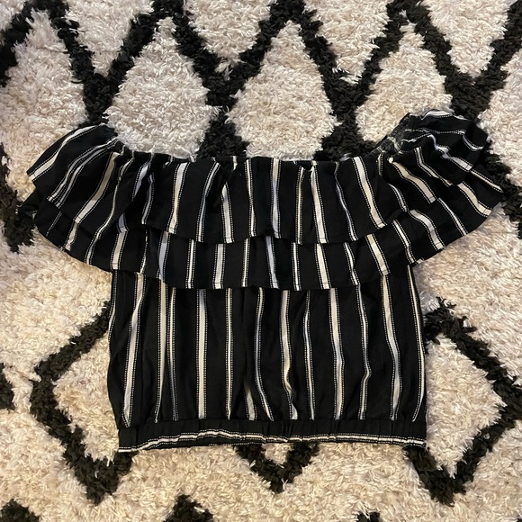 Off the Shoulder Top - Picture 1 of 3